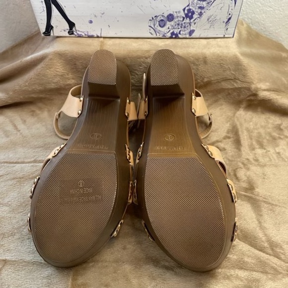 Top Moda Oak-22 Beige Heels - Picture 3 of 3